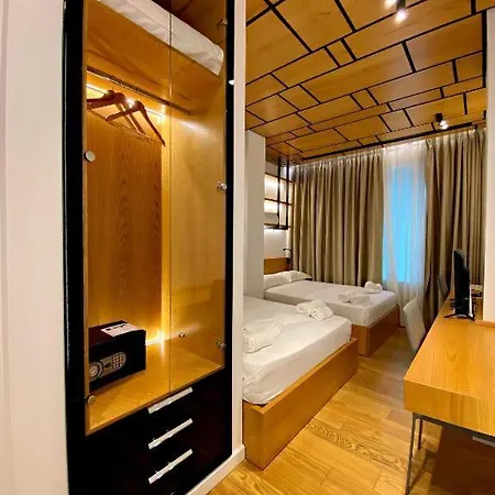 Crown Boutique Durrës
