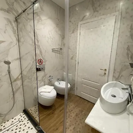 Hotel Crown Boutique 4*