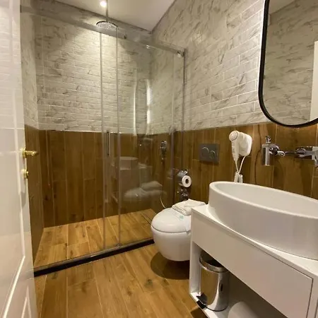 Crown Boutique Hotell Durrës