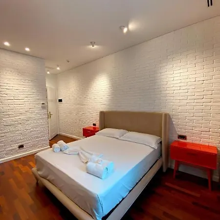 Crown Boutique Hotel