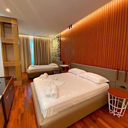 Crown Boutique Hotell 4*