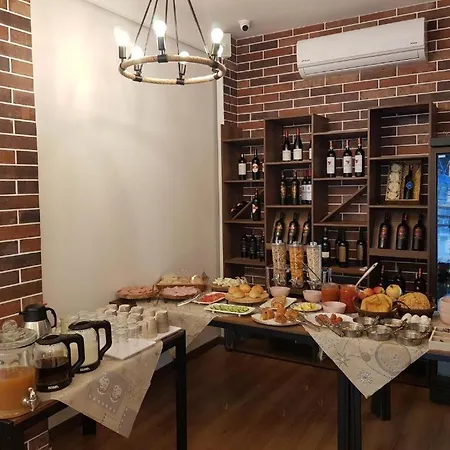 Crown Boutique Hotel