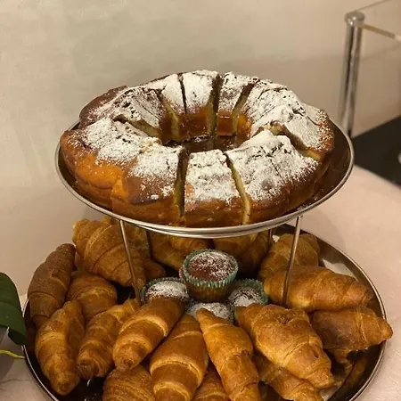 Crown Boutique Hotel