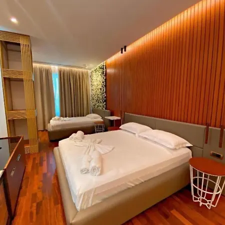 Crown Boutique Hotel